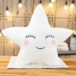 coussin étoile en peluche