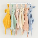 doudou lapin avec long oreilles