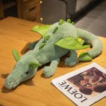 dragon rose en peluche