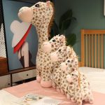 girafe en peluche mignonne