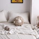 mouton boule en peluche