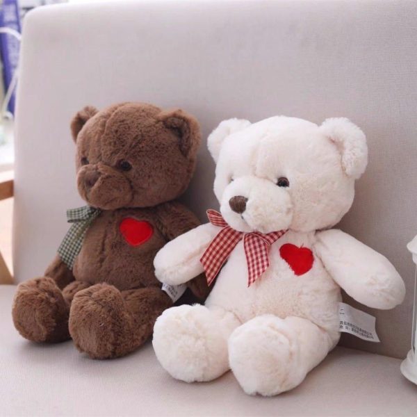ours en peluche avec un coeur