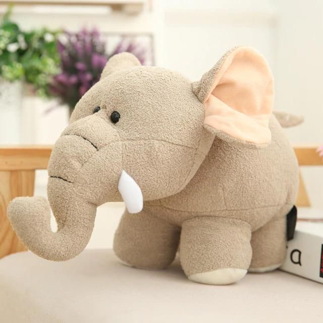 peluche éléphant moderne