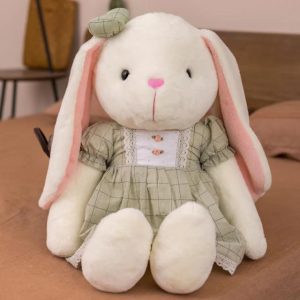 peluche lapin robe verte