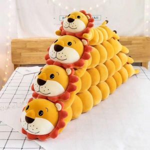 peluche lion coussin géant