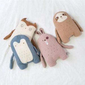 peluche paresseux marron