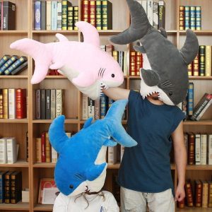 peluche requin gros yeux