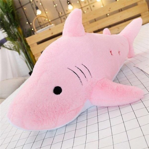 peluche requin rose