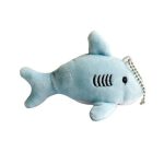 petit requin en peluche